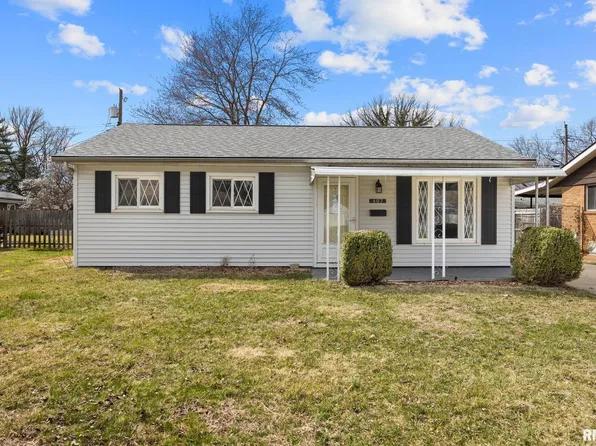 407 Manor St, Pekin, IL 61554