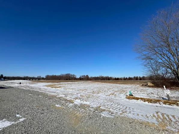 23 Blue Bird Pie Rd, Mitchell, IN 47446