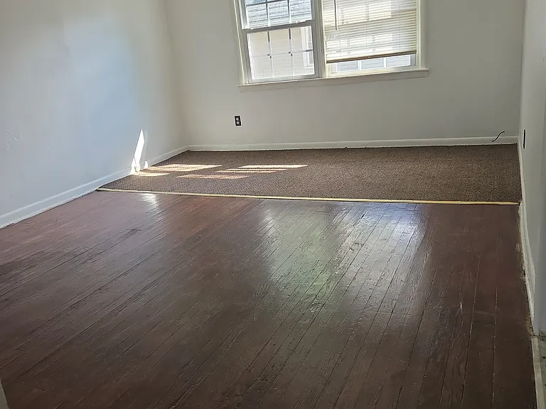 413 1/2 W Lapeer St #1 — Photo 4
