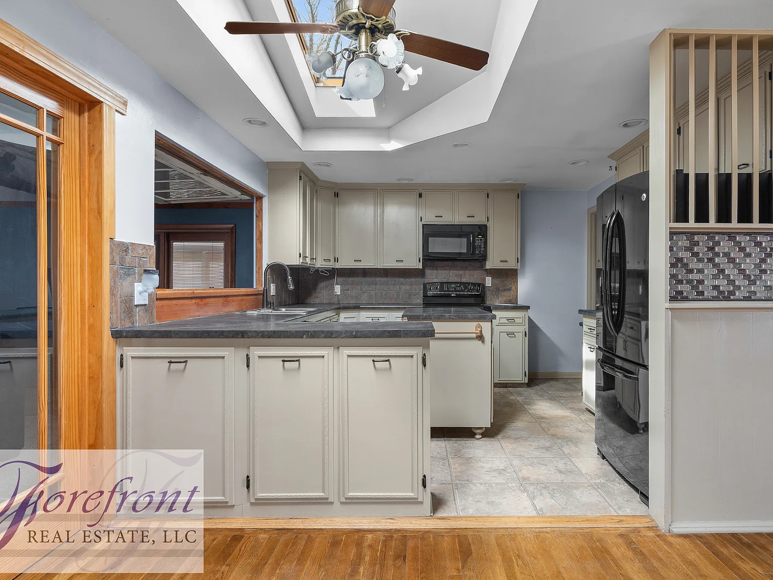 139 Marigold Street - 1 — Photo 3