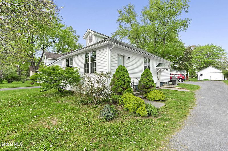 2nd image of 294-296 New Salem South Road