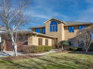 10721 Georgia Ln, Oak Lawn, IL 60453