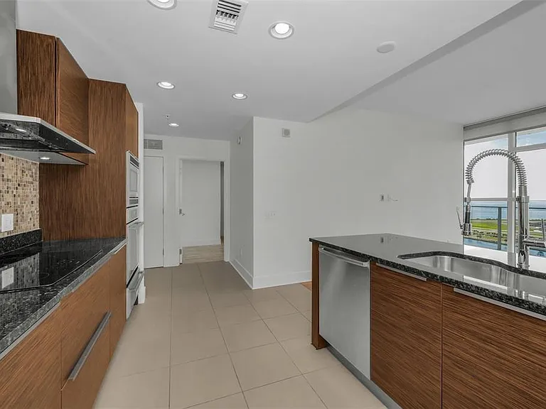 175 1st St S #2604 — Photo 11
