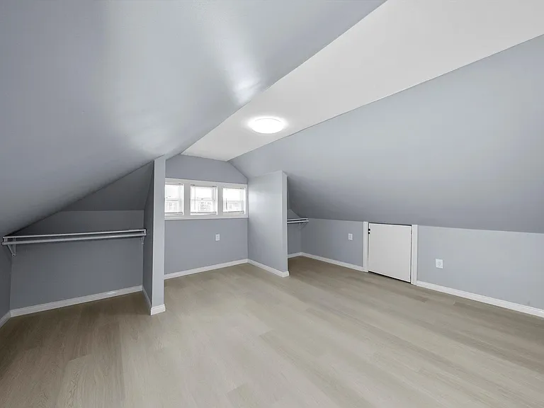 6621 S California Ave — Photo 11