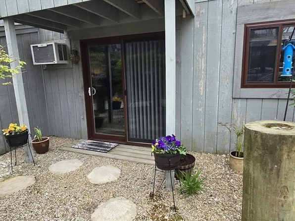 855 W Main St #15, Barnstable, MA 02630