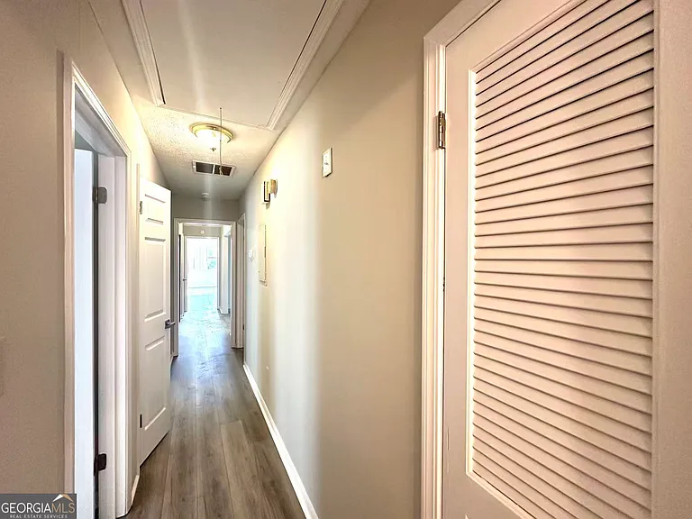 100 Lakeview Ln — Photo 30