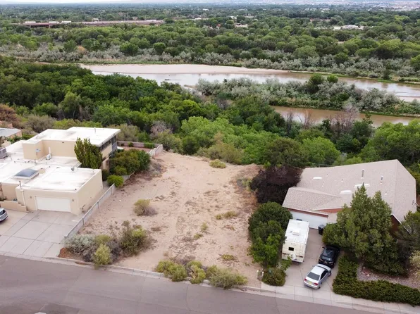 1212 Riverview Dr NW, Albuquerque, NM 87105