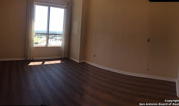 4th image of 1 Towers Park Ln APT 2017