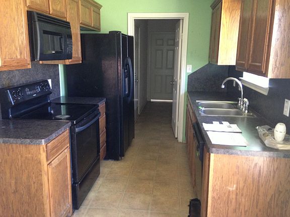 3rd image of 225 Broken Arrow Dr