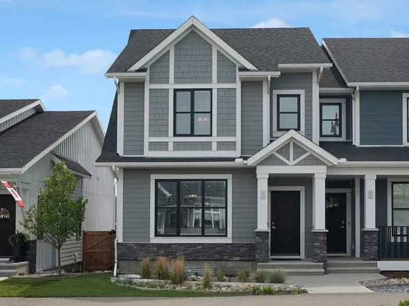 59 N Darcy Blvd, Okotoks, AB T1S 5S6