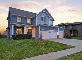 313 SW Eagles Ridge Dr, Blue Springs, MO 64014