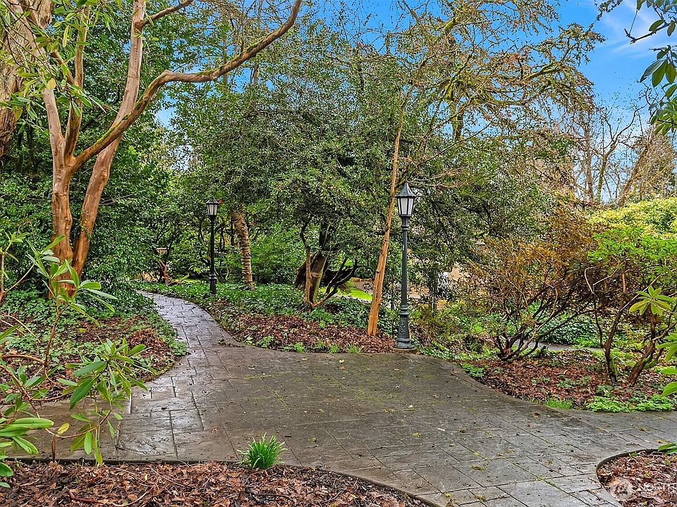 1st image of 1118000701 Broadmoor Drive E