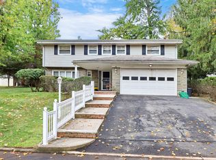 91 Stewart St, Demarest, NJ 07627