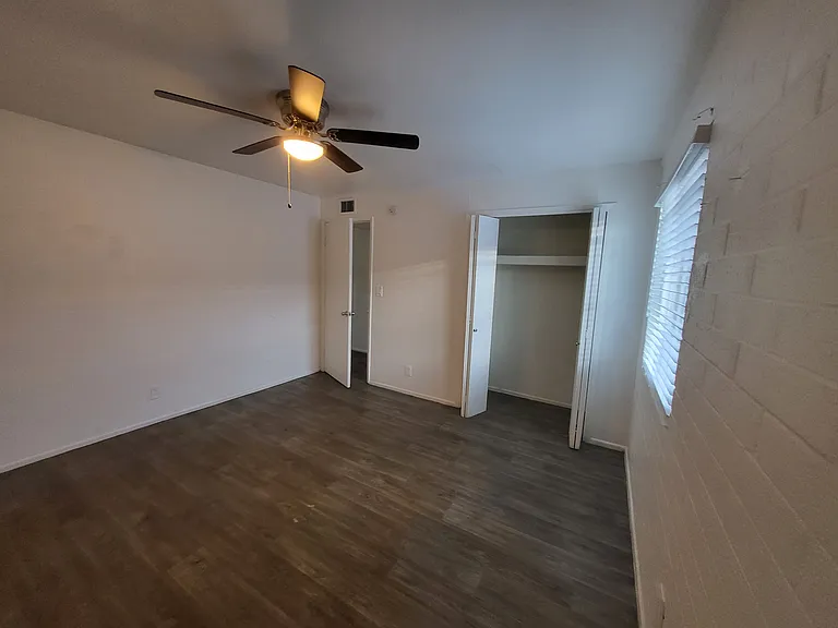 5229 N 59th Dr #1 — Photo 15
