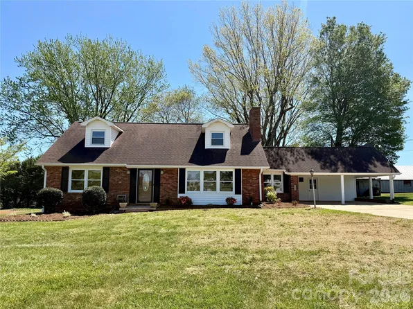 6257 W State Highway 10, Hickory, NC 28602