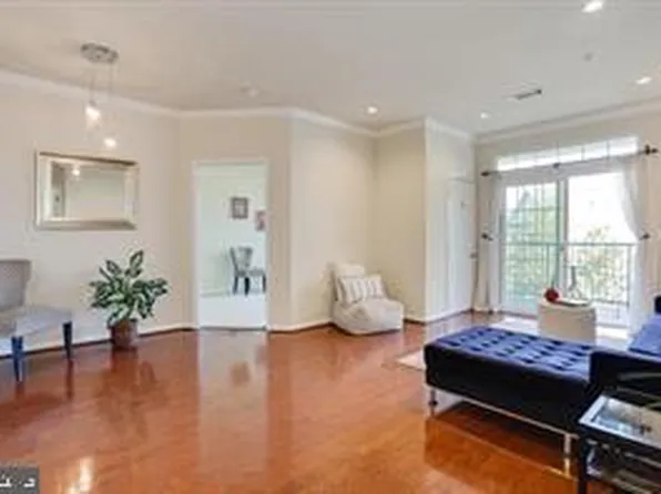 2301 25th St S #4-301, Arlington, VA 22206