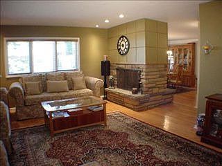 3rd image of 1329 Lathrop Ave