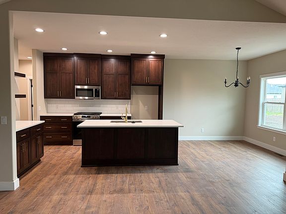 3rd image of 2601 W Webb Road