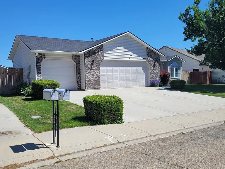 11468 Sanders St — Photo 1