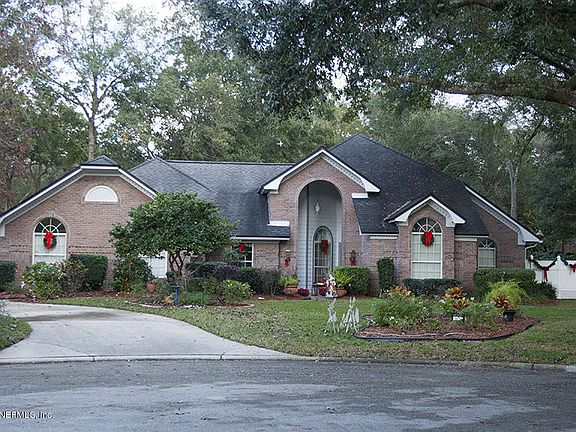 3rd image of 13855 Wilmington Ct