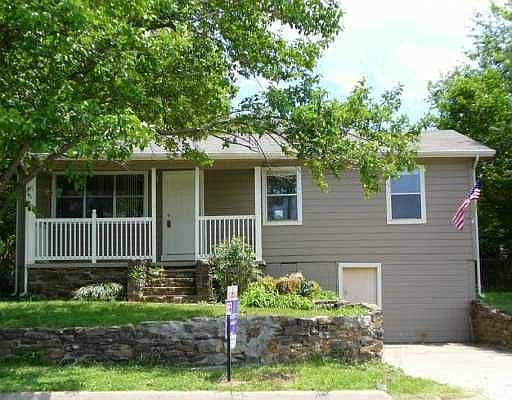 1st image of 532 S Sang Ave