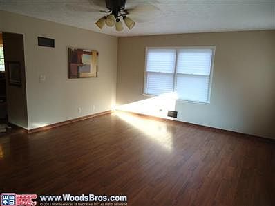 3rd image of 121 Bruce Dr