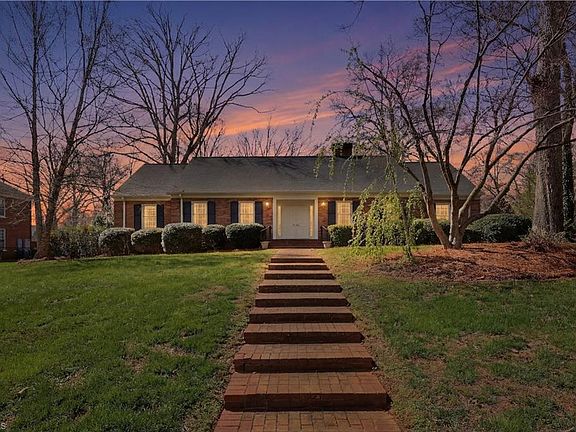 3rd image of 698 Lichfield Rd