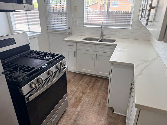 3rd image of 1115 Oxford Ct #11-A