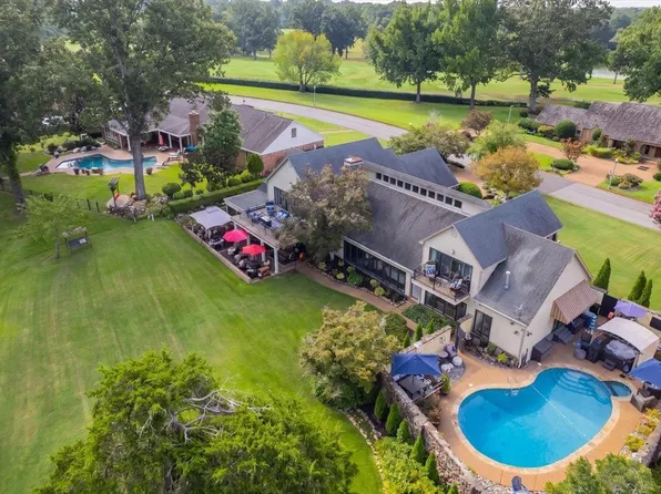 8332 Countrywood Fwy, Cordova, TN 38016