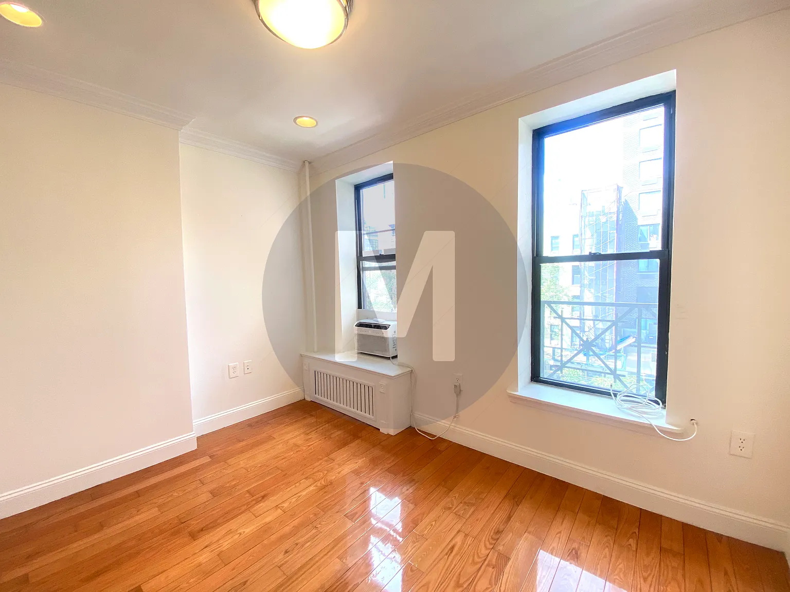 1142 1st Avenue — Photo 2