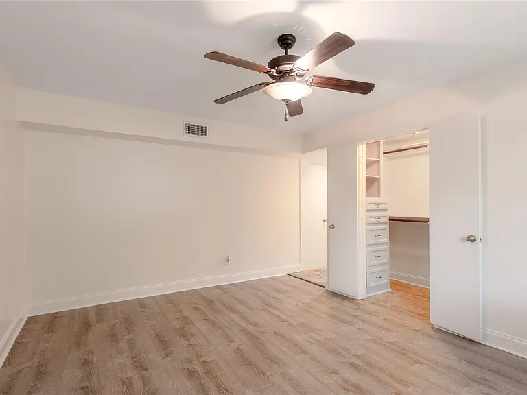 208 Waters Edge — Photo 21