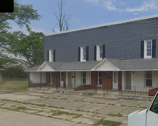 304 W 6th St