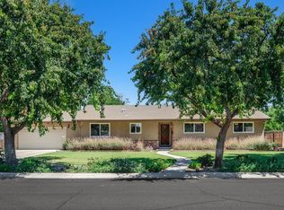 406 W Oak View Dr, Visalia, CA 93277