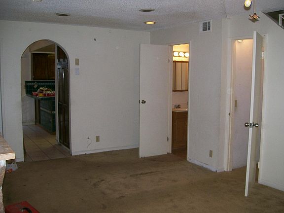 5th image of 104 E Ventura St Unit H
