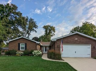 886 Patricia Ave, Elgin, IL 60120