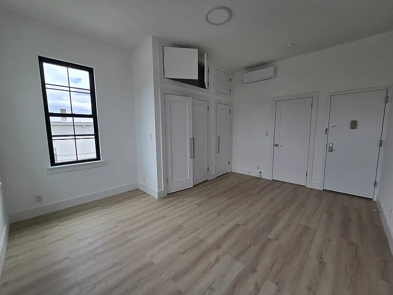 32-04 44th St #3A — Photo 4