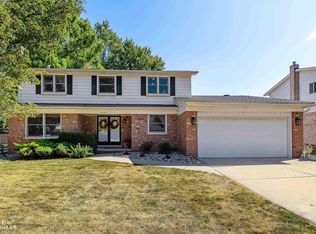 40126 Pallazo Dr, Clinton Township, MI 48038