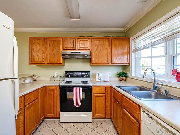 3rd image of 2485 Mosby Ct