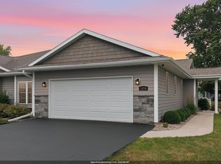 1274 Cameron Cir, Neenah, WI 54956