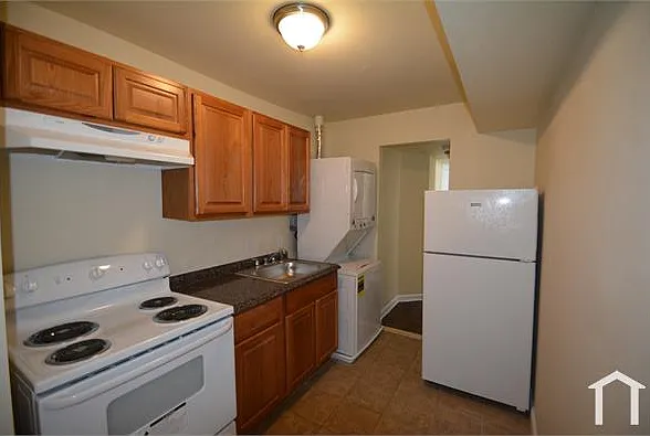 3 bed, 900 sqft, $2,550 — Photo 4