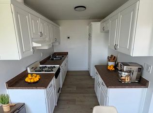 7160 Cerritos Ave APT B, Stanton, CA 90680