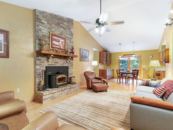 4th image of 22736 London St NE