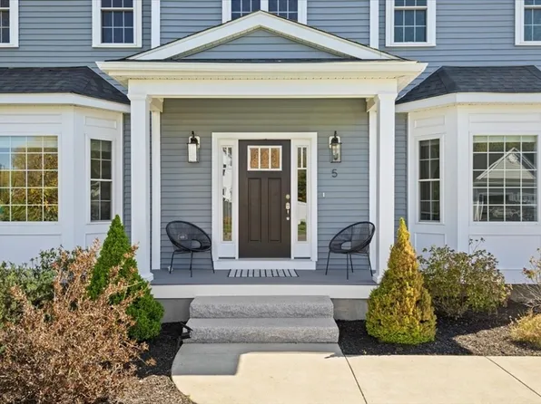 5 Baron Dr, North Easton, MA 02356