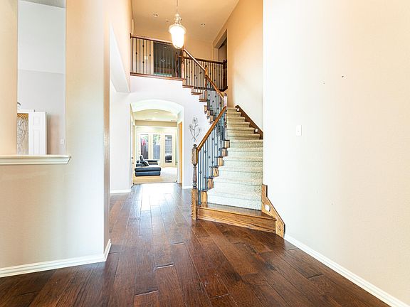 2nd image of 6305 Canyon Crest Dr
