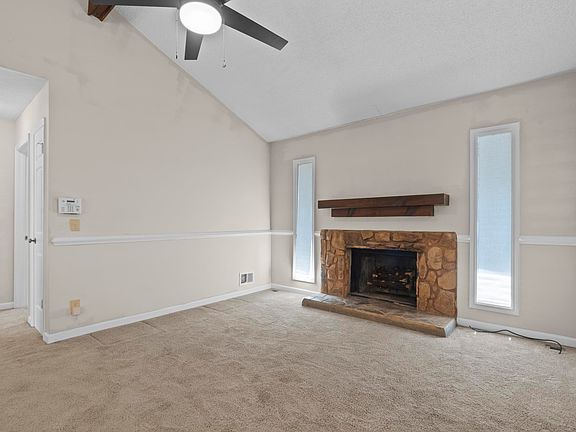 4th image of 1015 Starcrest Rd