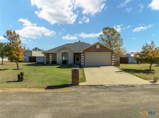 210 Lakewood Dr, Gatesville, TX 76528