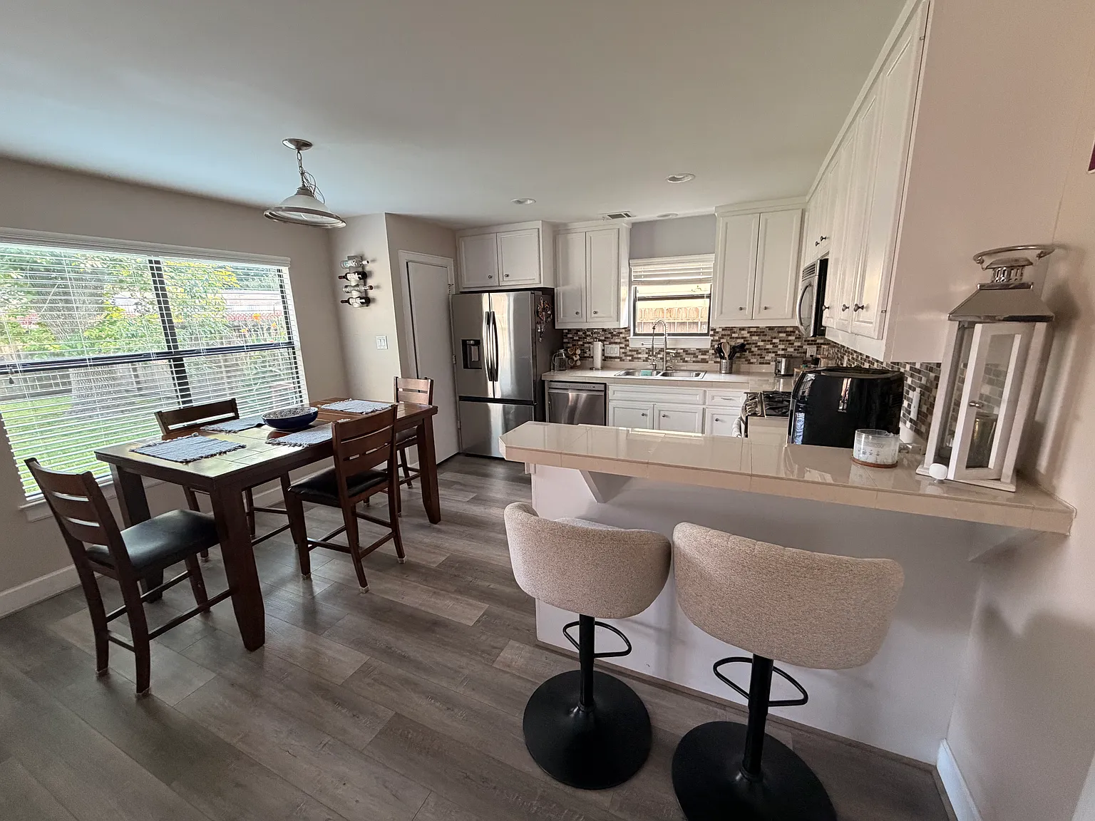 3 bed, 2.5 bath, 1592 sqft, $2,400 — Photo 4