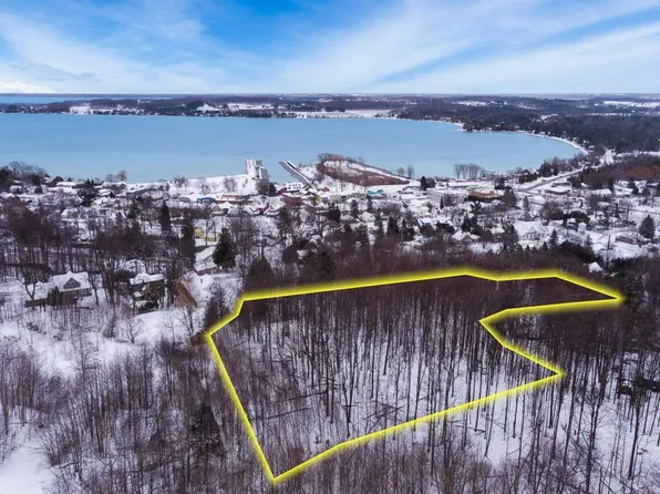 0 W Jefferson Ave, Suttons Bay, MI 49682