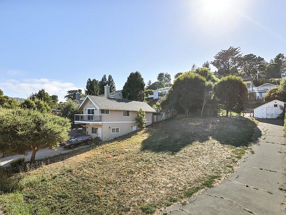 5th image of 234 Almonte Boulevard