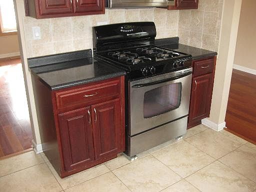 4th image of 502 W Kingsbury Dr